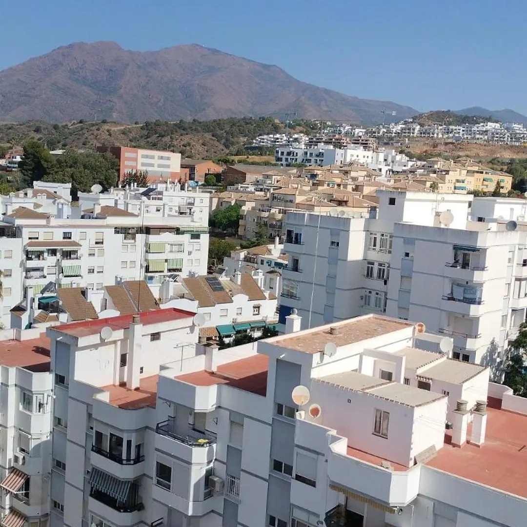 Habitacion Con Vistas Preciosas En Piso Compartido Estepona